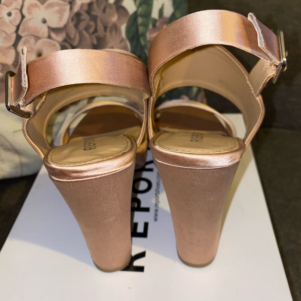 Heels - Picture 3 of 4